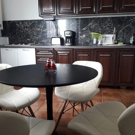 Hellen'S Ultracentral Apartament 布泽乌 外观 照片